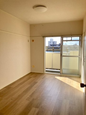 永代マンションの洋室