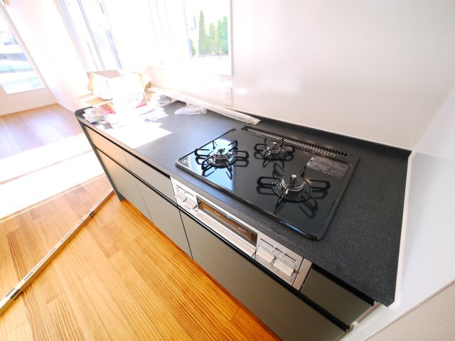 大網白里市みずほ台3　新築戸建のキッチン|スーパー 主婦の店徒歩約7分  ３LDKパントリー付 駐車3台可 都市ガス上下水 閑静な分譲地内