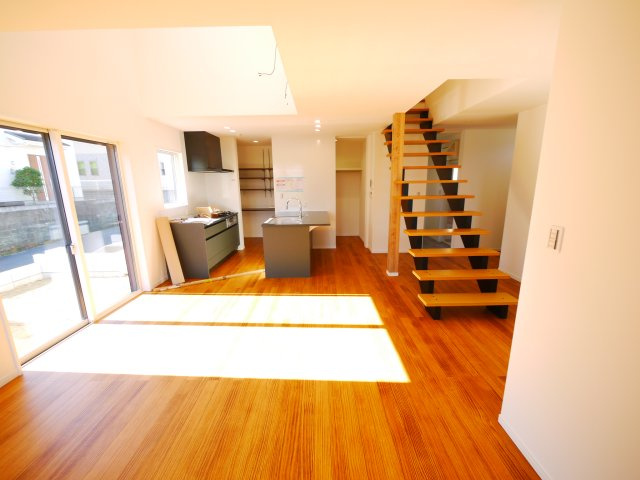 大網白里市みずほ台3　新築戸建の居間・リビング|スーパー 主婦の店徒歩約7分  ３LDKパントリー付 駐車3台可 都市ガス上下水 閑静な分譲地内