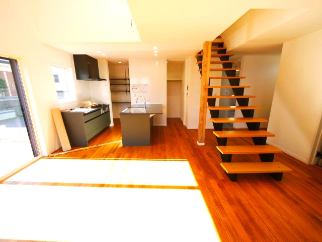大網白里市みずほ台3　新築戸建の居間・リビング|スーパー 主婦の店徒歩約7分  ３LDKパントリー付 駐車3台可 都市ガス上下水 閑静な分譲地内