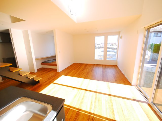 大網白里市みずほ台3　新築戸建の居間・リビング|スーパー 主婦の店徒歩約7分  ３LDKパントリー付 駐車3台可 都市ガス上下水 閑静な分譲地内