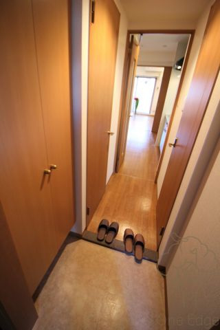 南森町プライマリーワンの玄関