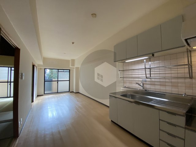 ローレルハイツ花園の居間・リビング