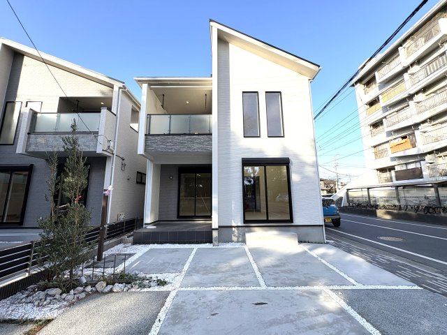 OPEN LIVING HOUSEーデザインと性能を両立した、湘南・浜須賀の住まいー