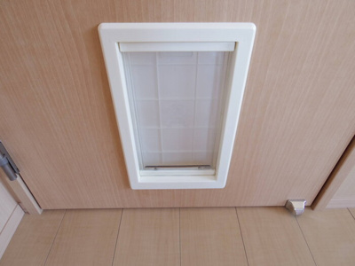 【設備】 | グランモア東台 | ペット用ドア