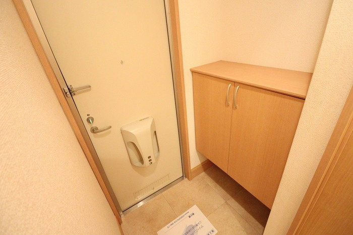 ソレイユ つくばの玄関|シューズボックス