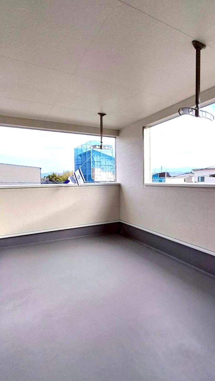 クレイドルガーデン熊本市南区下宮地第3のバルコニー|暖かな日差しのふりそそぐバルコニー