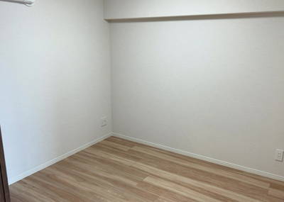 【庭】 | 藤和相模原コープ | 物件によっては、入居者が個人的に使用できる専用庭がついているものもあります。また、住宅の中にある土間の部分を庭と呼ぶこともあります。庭の用途は住む人によって変わり、それによってデザインもさまざまです。