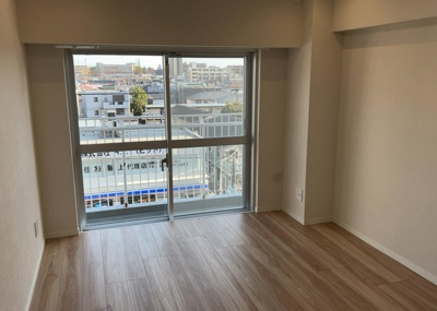 【外観】 | 藤和相模原コープ | 外観はマンション管理がされているかの目安になります。築年数が古いと、壁面は劣化してひび割れが生じることも！建物が古びていても細かいところが修繕されていると、きちんと管理されているなぁと感じるでしょう。