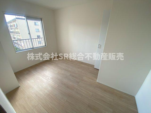 プレジデント東大阪第4棟の洋室|使い勝手のいい洋室です