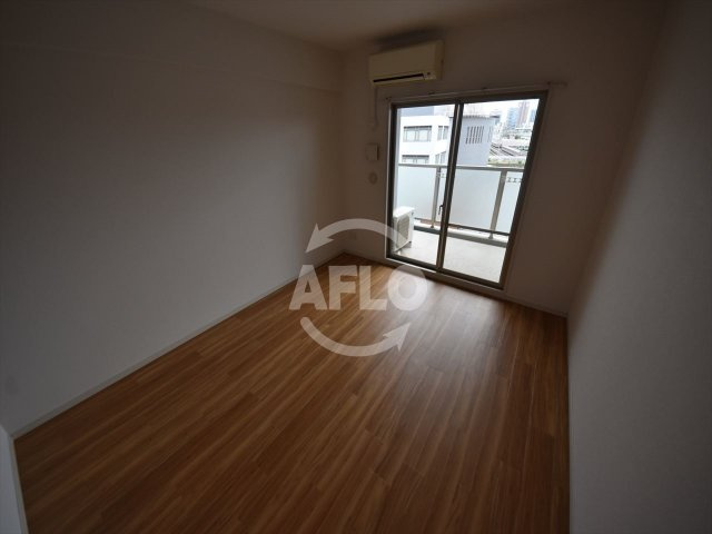 グラマシー京橋（旧エコロジー京橋レジデンス）の居間・リビング|グラマシー京橋　　洋室