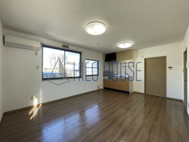 アメニティⅡ番館の居間・リビング