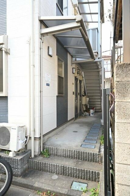 プレシャス東十条のエントランス