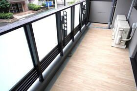 アヴァンカーサ町屋のバルコニー