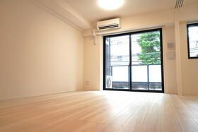 アヴァンカーサ町屋の居間・リビング