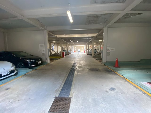 嵐山グランドシティの駐車場|共用部