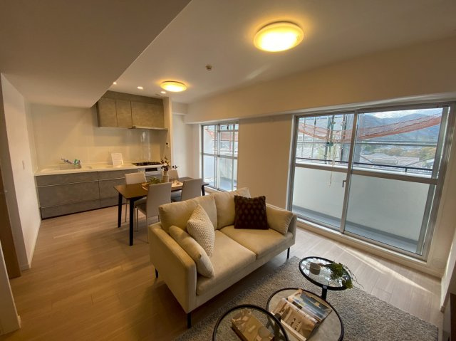 嵐山グランドシティの居間・リビング|2025年11月撮影