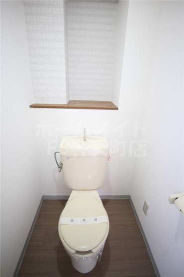 【トイレ】 | ハーモニー弁天 | 落ち着いた色調のトイレです