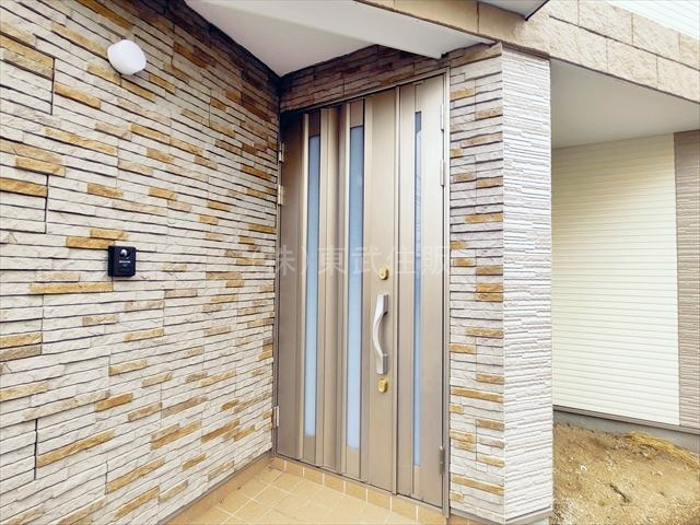 【玄関】 | 新座市北野３丁目 | 落ち着いた雰囲気の玄関です