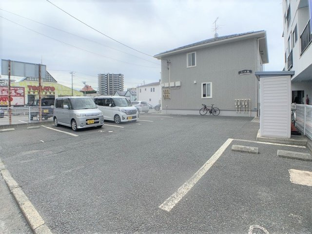 コーポ森の駐車場