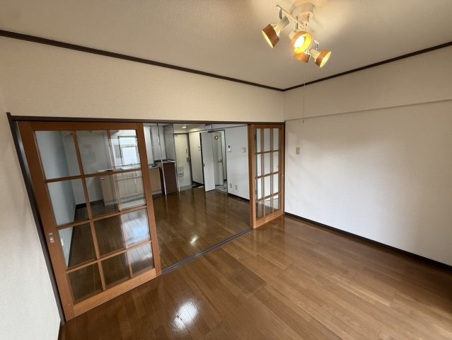 ミースグランゼストの玄関