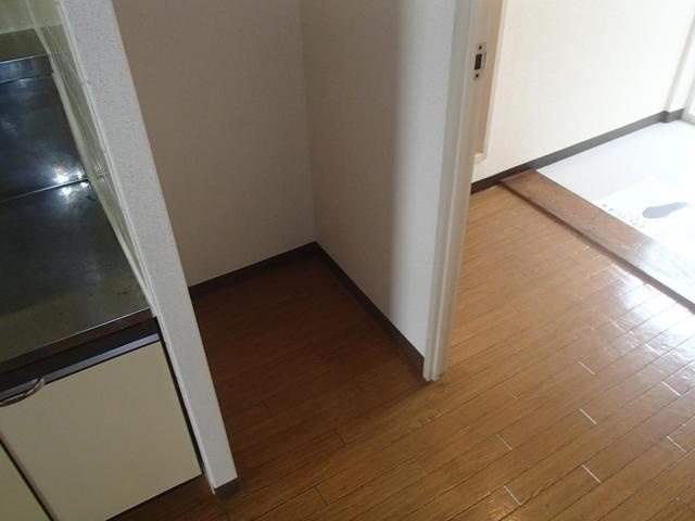 サンモールクレスト |冷蔵庫置き場もあります