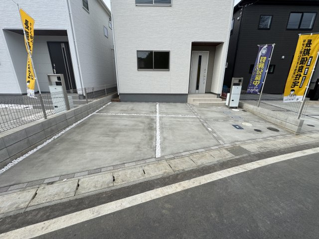 市川市奉免町新築戸建の駐車場|3号棟駐車スペース・並列2台駐車可