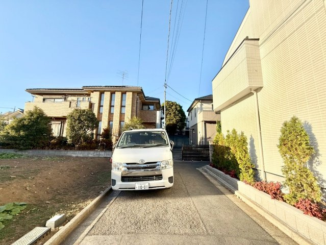 杉並区善福寺4丁目　建築条件無し売地　全2区画の前面道路含む現地写真|2025.12.12撮影

現地ご見学希望・資料請求などお気軽にお問い合わせ下さい！
03-5990-5201