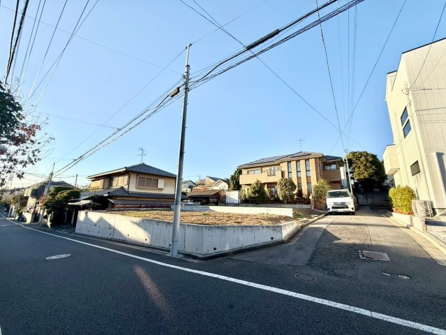 杉並区善福寺4丁目　建築条件無し売地　全2区画の前面道路含む現地写真|2025.12.12撮影

現地ご見学希望・資料請求などお気軽にお問い合わせ下さい！
03-5990-5201