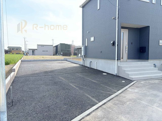常総市新石下第10　新築戸建て　2号棟の駐車場|4台駐車できるカースペース！