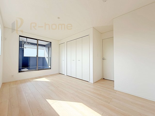 常総市新石下第10　新築戸建て　2号棟の洋室|お部屋のサッシにはペアガラスを採用、高い断熱性による省エネと結露対策に有効です♪