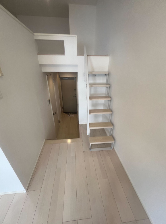 池田市八王寺　ＩＭＰＥＲＩＡＬＲＥＳＩＤＥＮＣＥ八王子の玄関