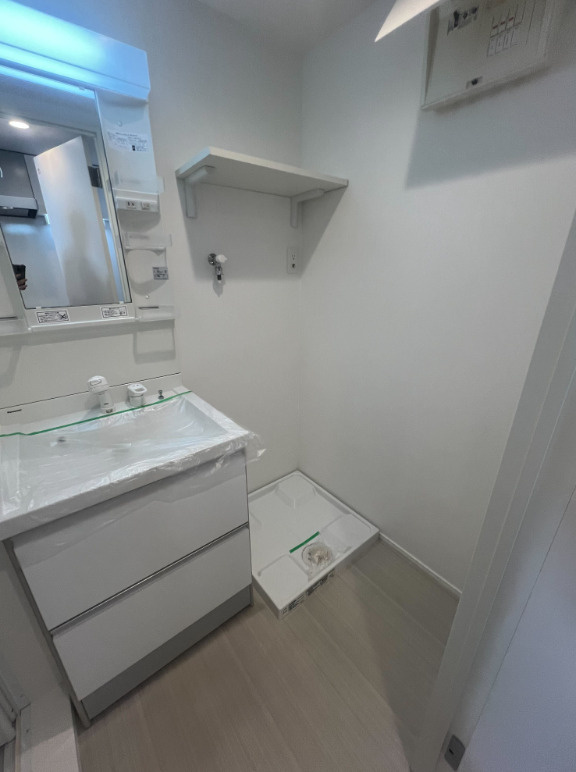 池田市八王寺　ＩＭＰＥＲＩＡＬＲＥＳＩＤＥＮＣＥ八王子の独立洗面台