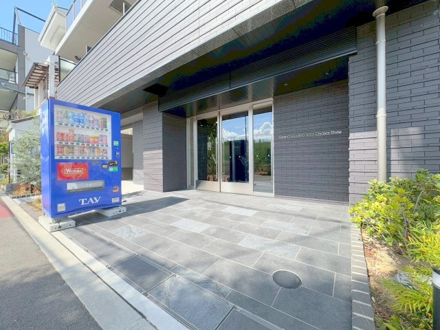 グランカリテ北大阪リヴィエのエントランス