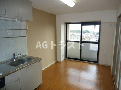 【居間・リビング】 | ロイヤルヒルズ