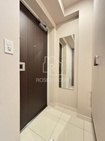 コスモリード大阪福島の玄関