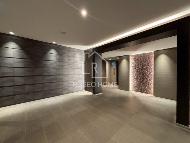 コスモリード大阪福島のエントランス