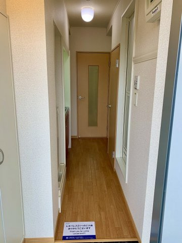 レオパレスHARADAの玄関