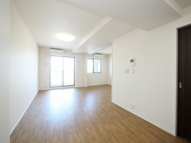 ノルデンタワー新大阪プレミアムの居間・リビング