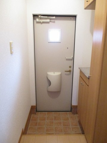 サンリット・栄　Ｂ棟の玄関