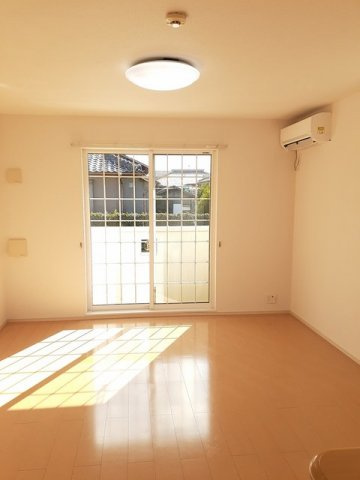 ガーデンハウス・バニラの居間・リビング