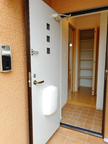 クレストールＫの玄関