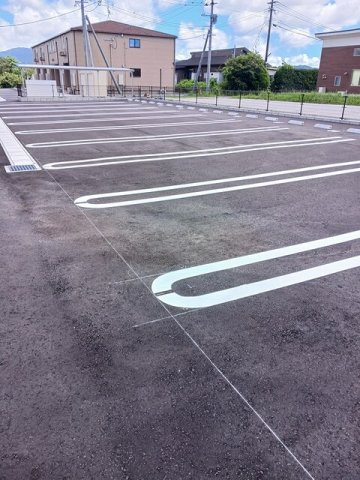 ロータス都城３の駐車場