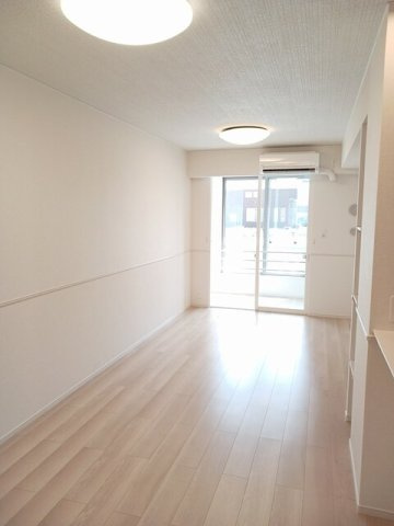 ロータス都城３の居間・リビング