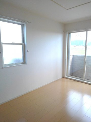 サンシャイン　ガーデンの居間・リビング