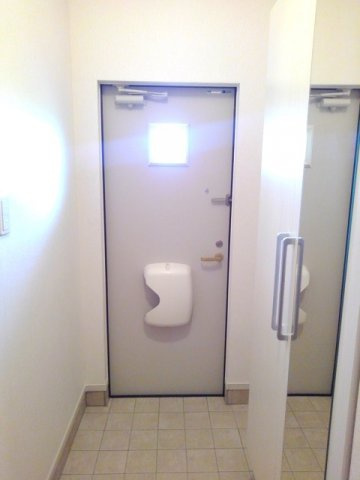 サンシャイン　ガーデンの玄関