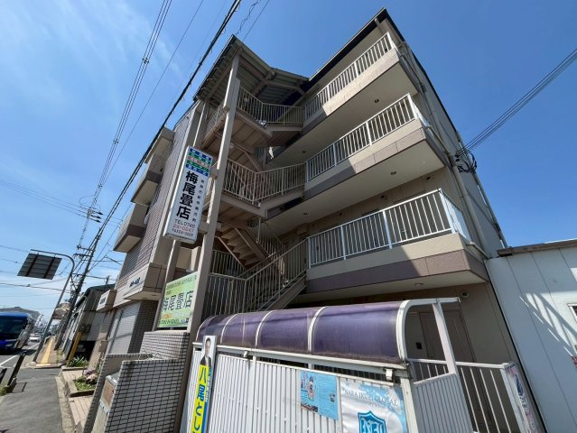 リヴェール梅尾の外観