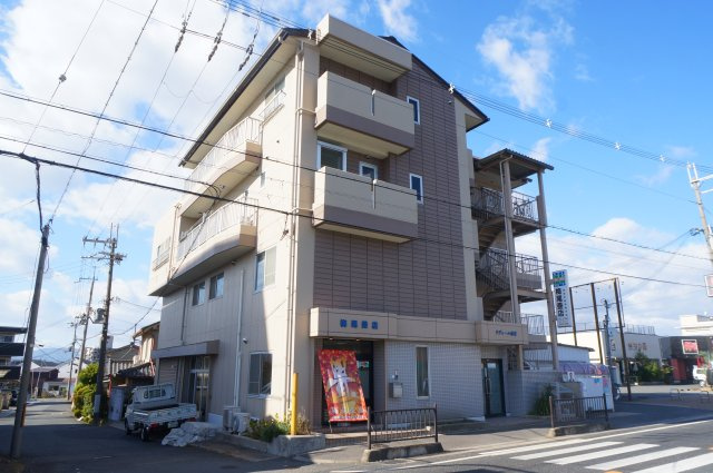 リヴェール梅尾の外観