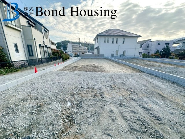 お車並列2台可・LDK18帖超で広々　名谷町　全3棟　1号棟の外観