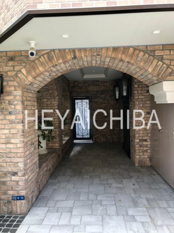 金太郎ヒルズ243松が谷のエントランス